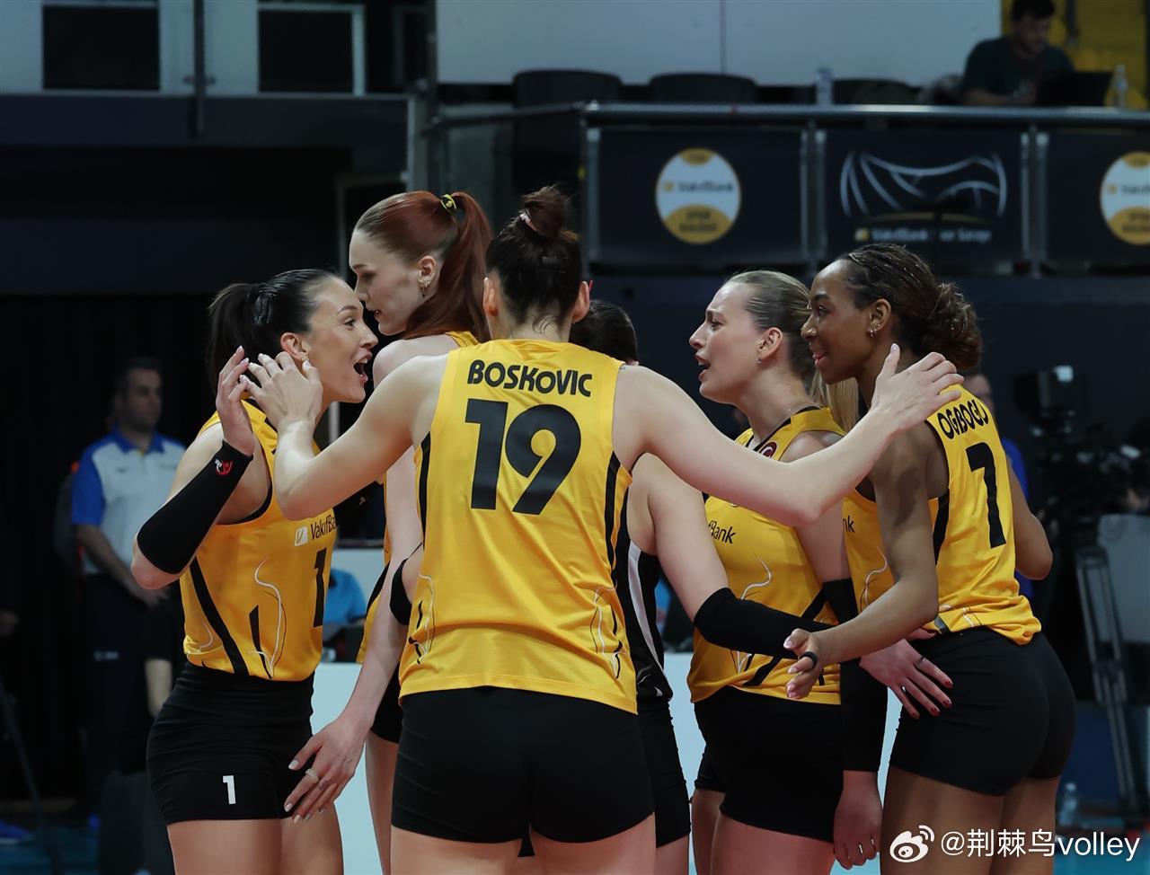 马尔科娃两局6分（14扣4中2失3被拦2拦，20一传1失），净得分0。女排 女排