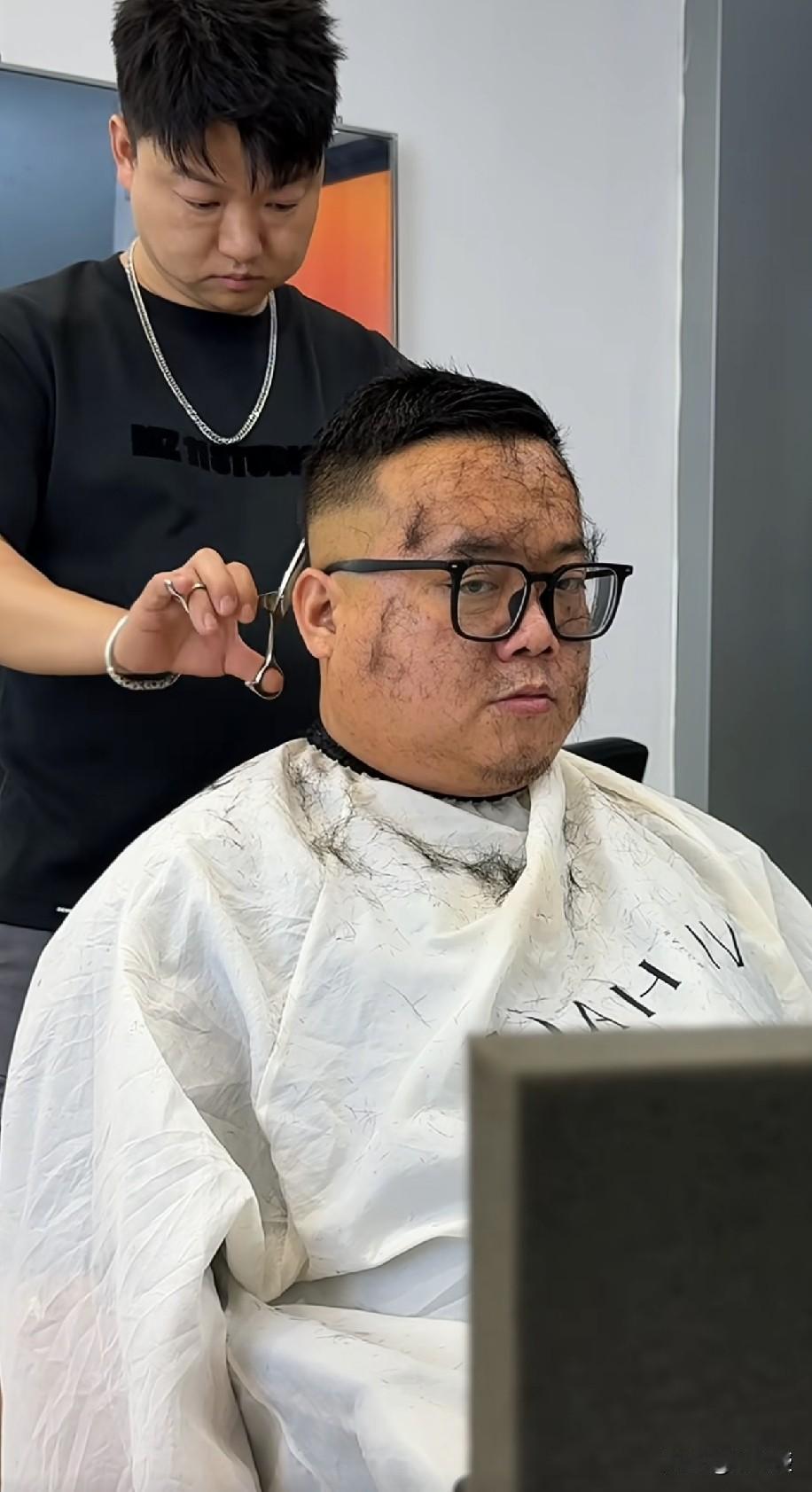 影视行业凉了
我现在AI微短剧
看上瘾了
成本又低，画质越来越好