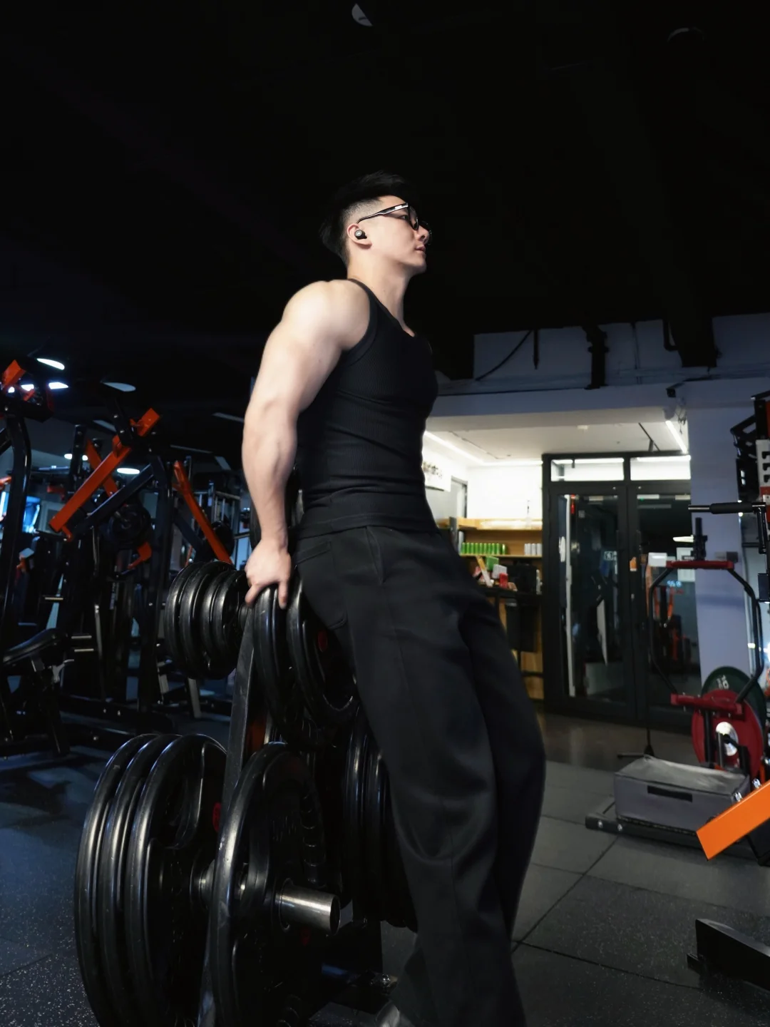 内蒙男人｜眼镜＋肌肉＋宽肩