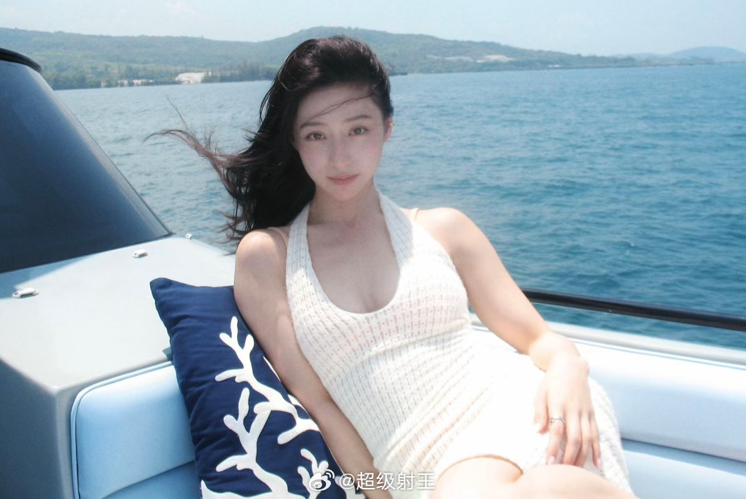 胡连馨 