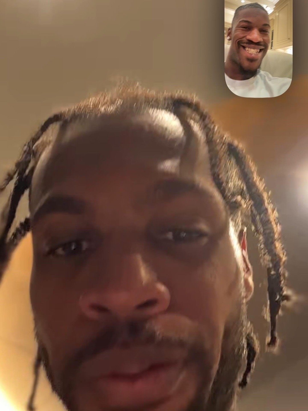 吉米社媒晒出了自己和巴蒂的视频截图希尔德在下方评论：“你为什么交易我？”🤣这俩