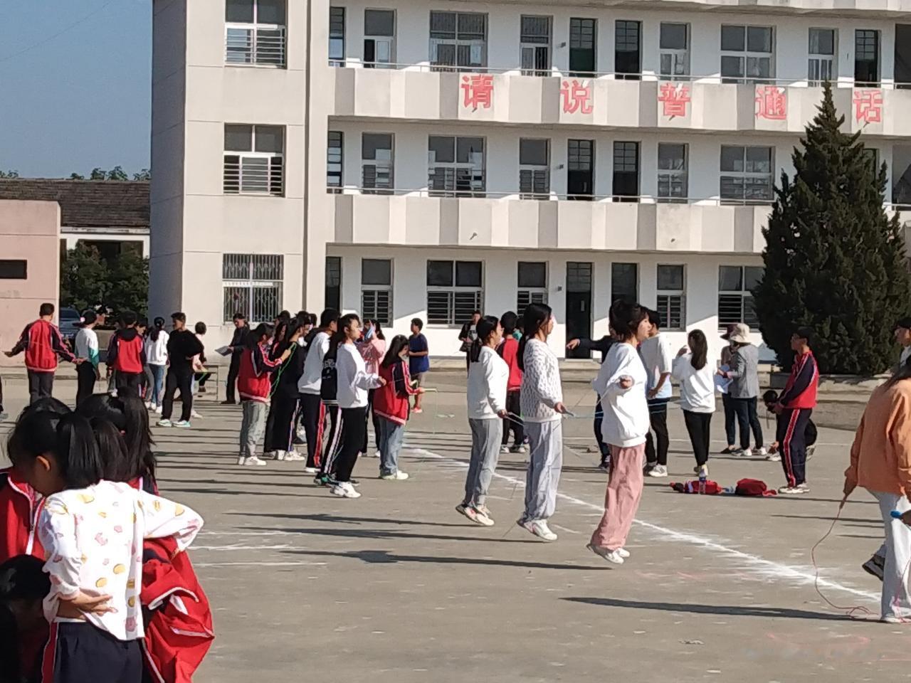 安徽16市中小学春假日期正式敲定，对象为1 - 8年级学生，时间是4月1日至4月