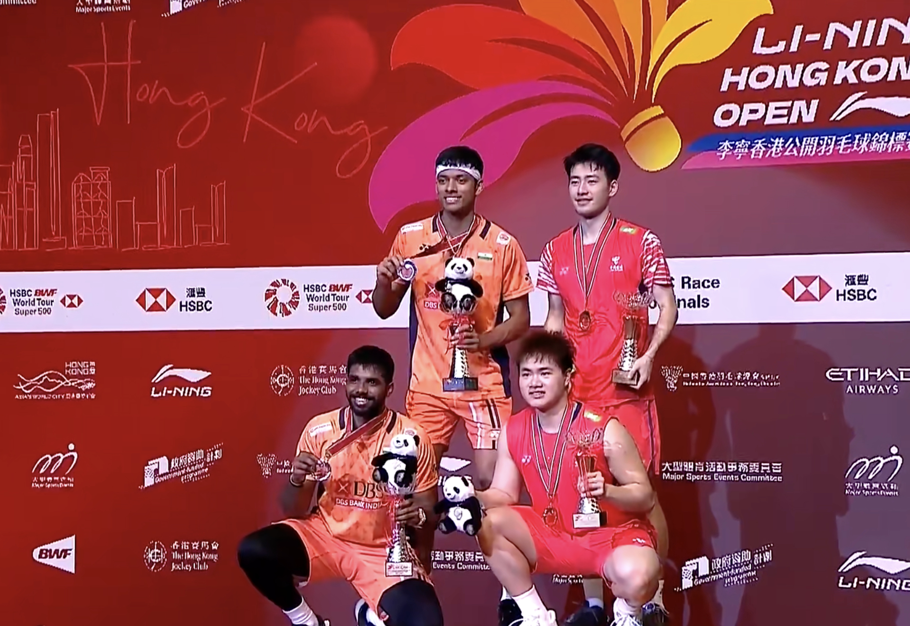 男双冠军：梁伟铿/王昶🇨🇳男双亚军：兰基雷迪/谢提🇮🇳恭喜四位🎉🎉?