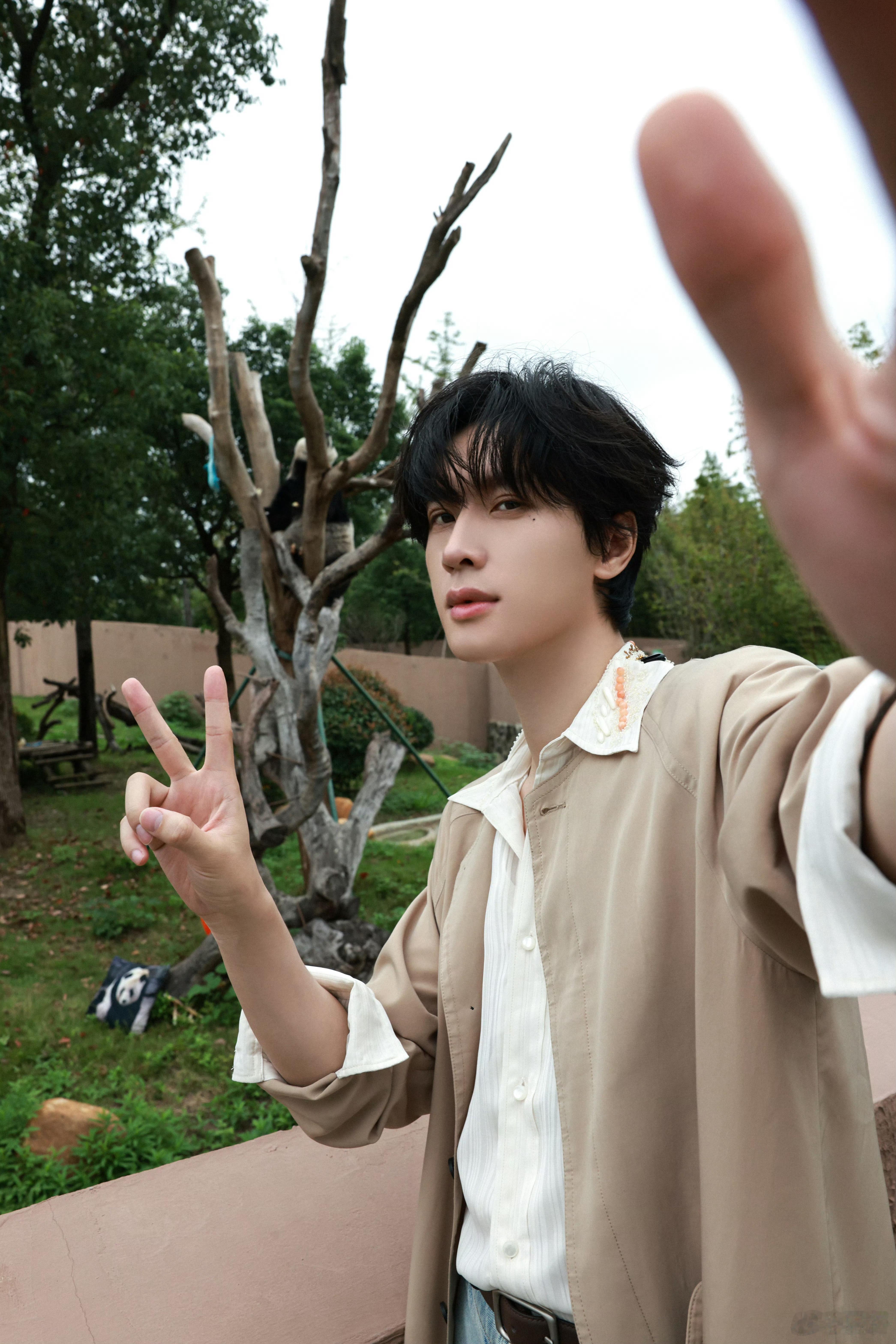 展轩营业🈺帅照，风衣🧥潮男 ​​​