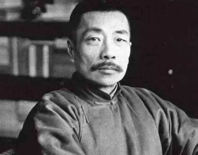 鲁迅为什么骨头硬？因为他是真有钱！鲁迅工资之高，是你难以想象的，1912年鲁迅进