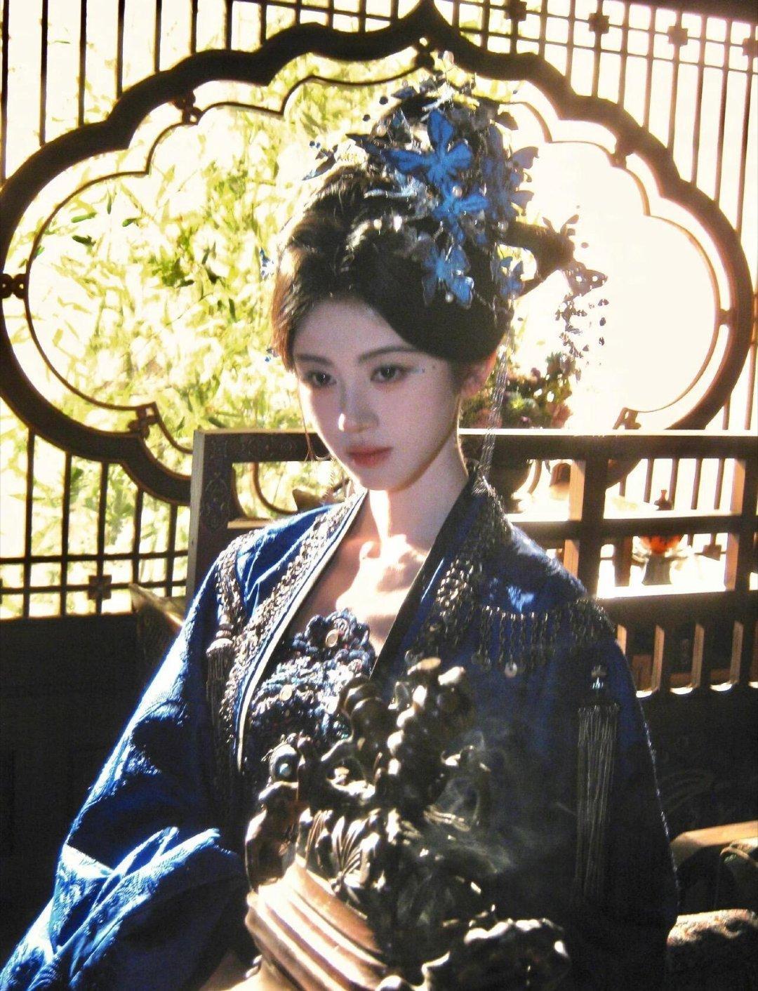 鞠婧祎万花世界 