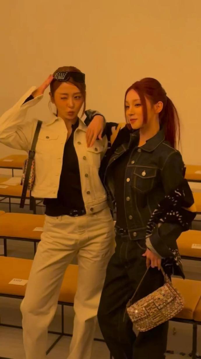 宋雨琦许允真同框 宋雨琦许允真秀场同框！！ 