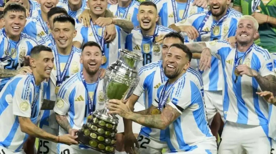 聊下2026年世界杯。现在看，英格兰和西班牙确实是两大热门。
 
英格兰这帮小伙