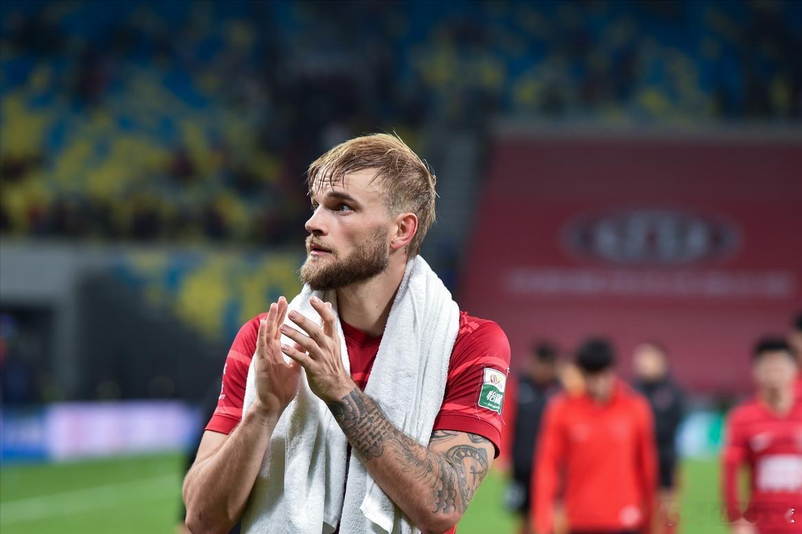 提莫➡深圳新鹏城？杜加利奇走后，深圳确实需要一个外援中卫，而且现在还有一个外援名