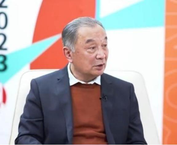 著名教授温铁军曾经大胆发言：乡村小学，几乎都倒闭完了，名义上是县城教育质量好，实