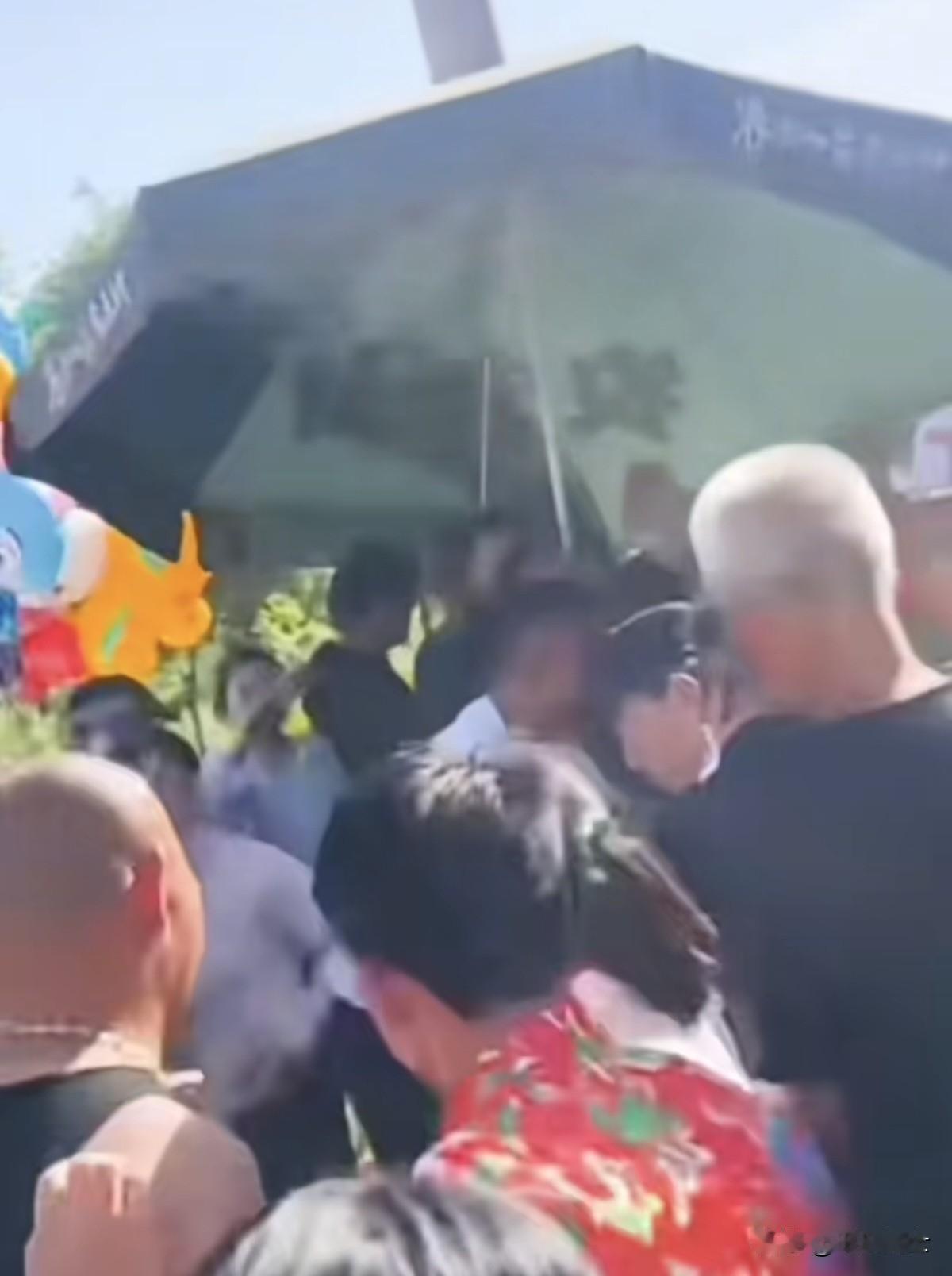 李雨婵在相宜老家与村民发生冲突，大家都怎么看待？关于李雨婵和女博士相宜的几年来的