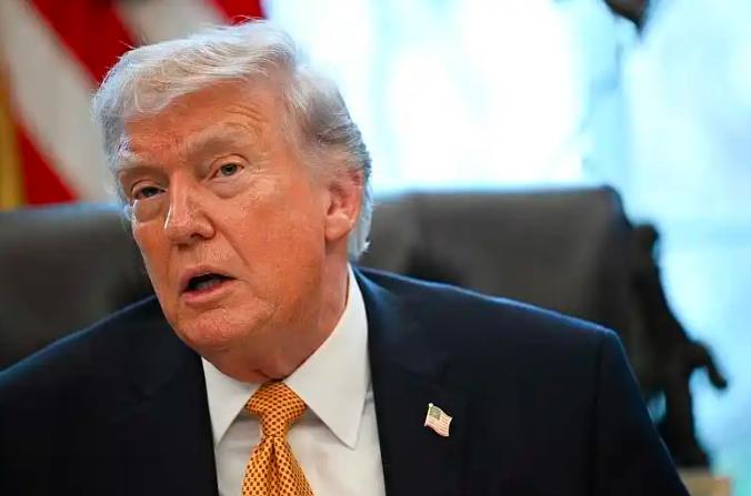 特朗普事先知晓并同意以色列袭击伊朗最大气田
【观察者网】据《华尔街日报》报道，美