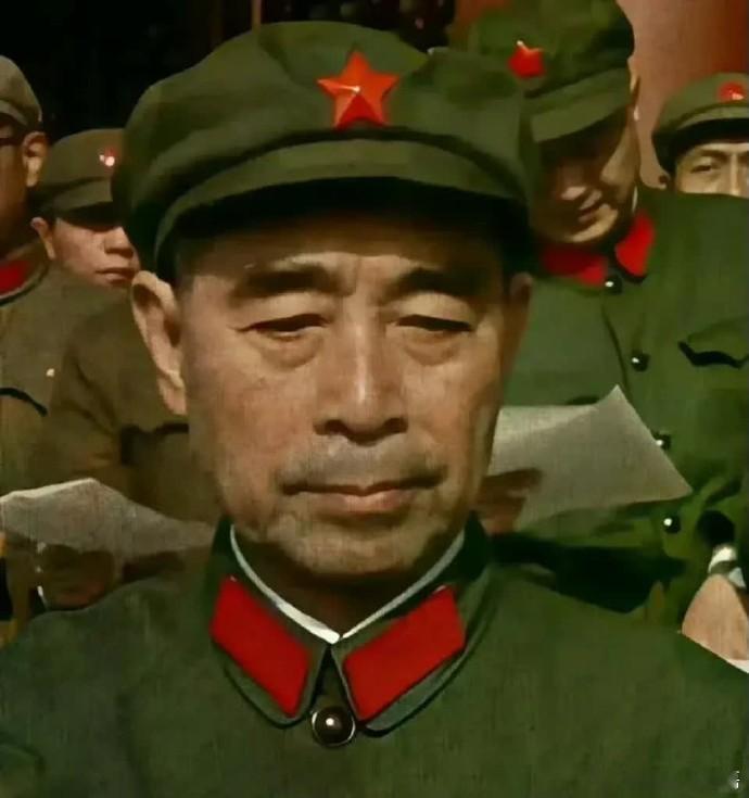 非常罕见的一张周总理军装照，看着让人肃然起敬啊！ ​​​