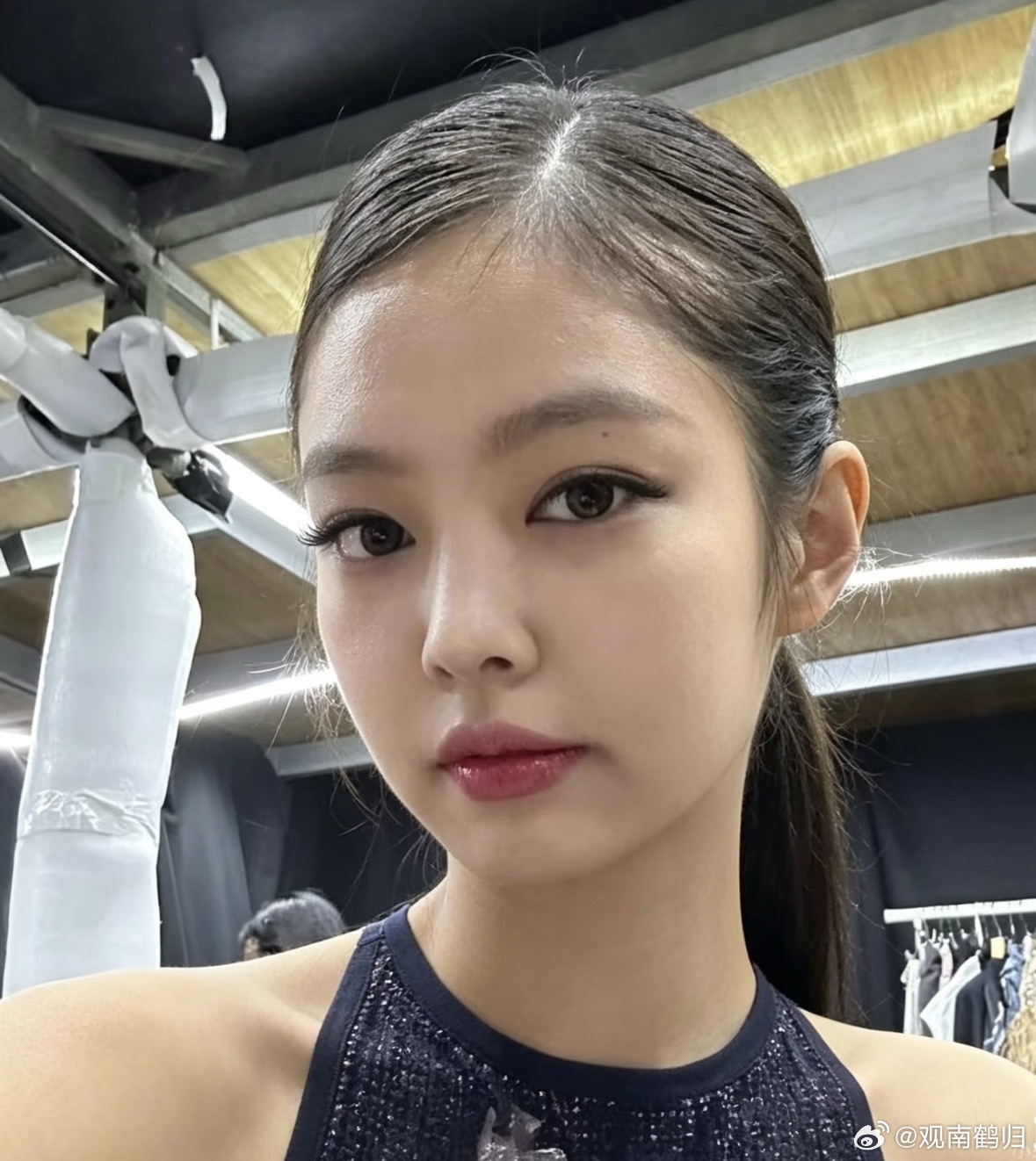 Jennie金珍妮八字 / 乙亥 己丑 壬子 丙午外网传她是丙午时的盘，那这个盘