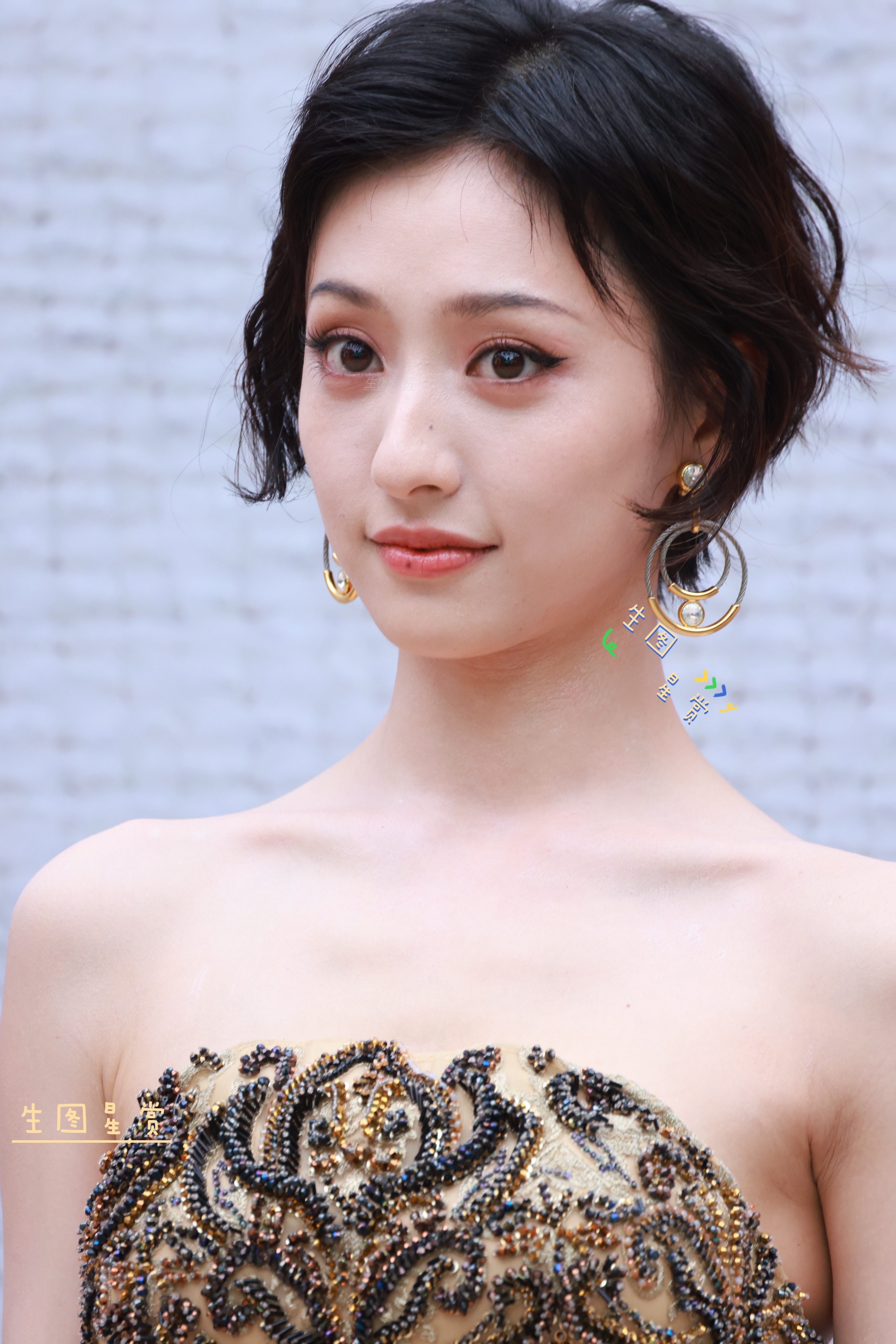 胡连馨240710GLASS盛典生图清透明净的小胡🖼🫧随风入夏，美上心头🍀