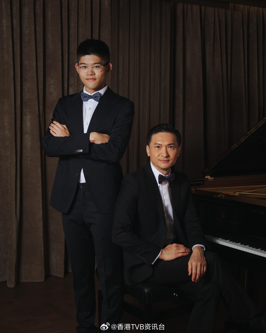 星岛：陈锦鸿18岁自闭症儿子正面照罕曝光 陈驾桦成钢琴家公开演出帅气登场 父曾为