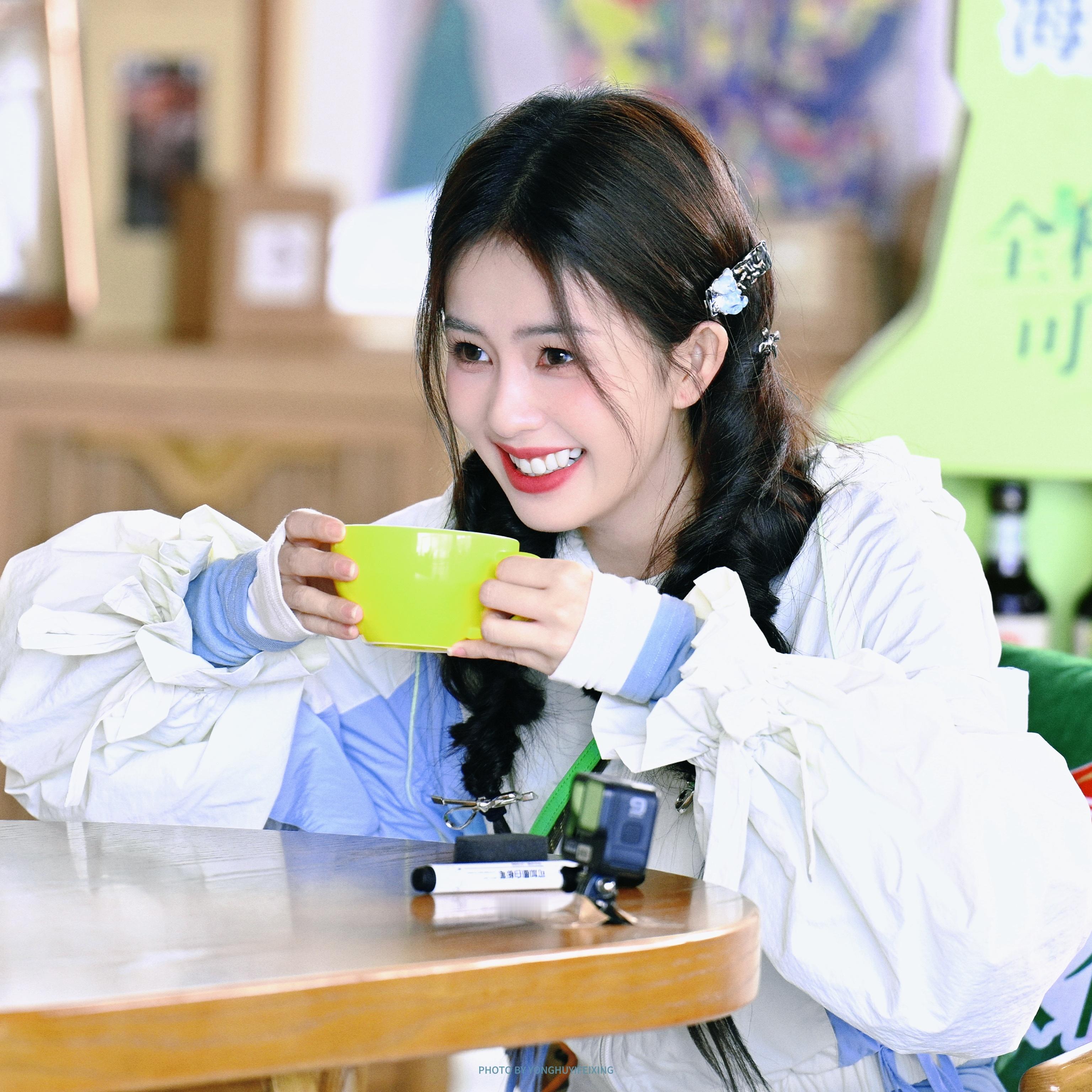 白鹿  放两张美鹿儿洗洗眼。 
