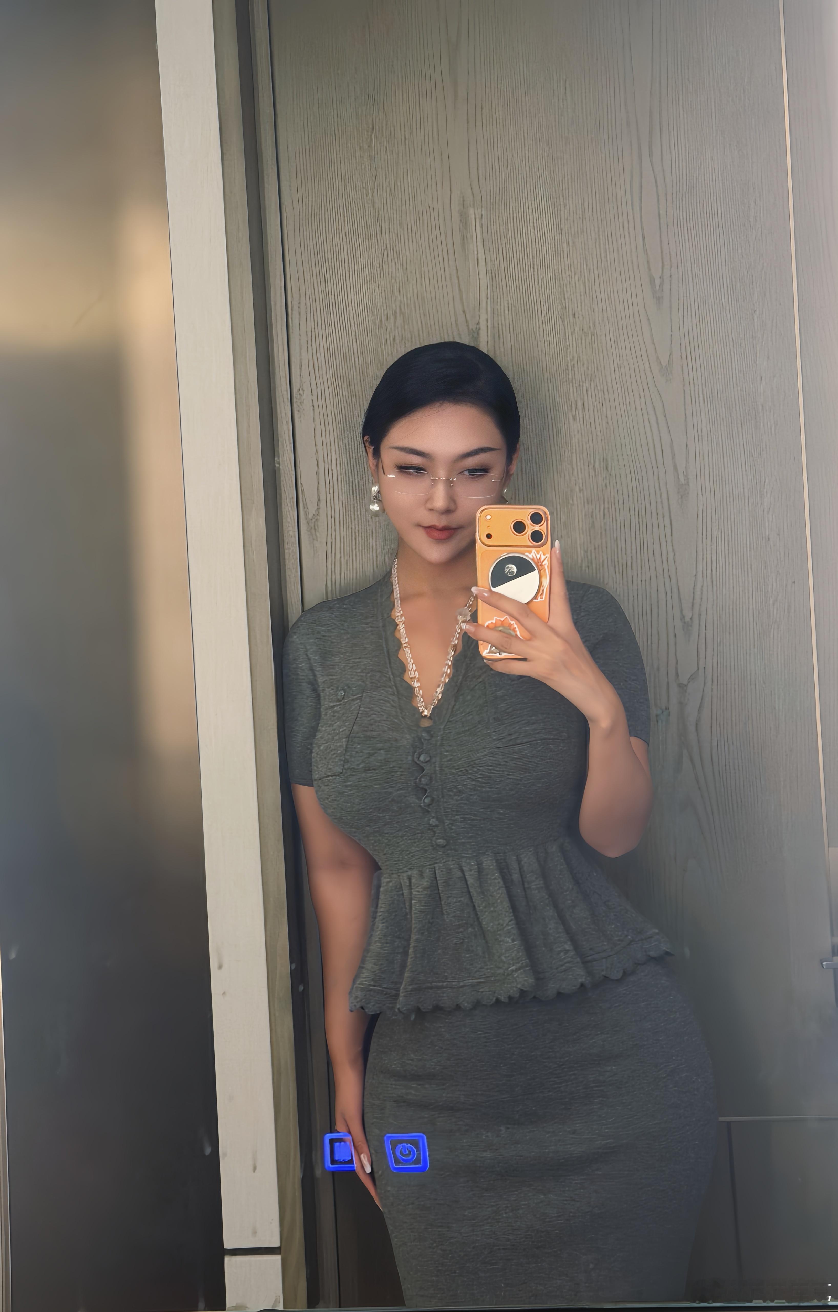 沉稳，平和，品味宁静 。 