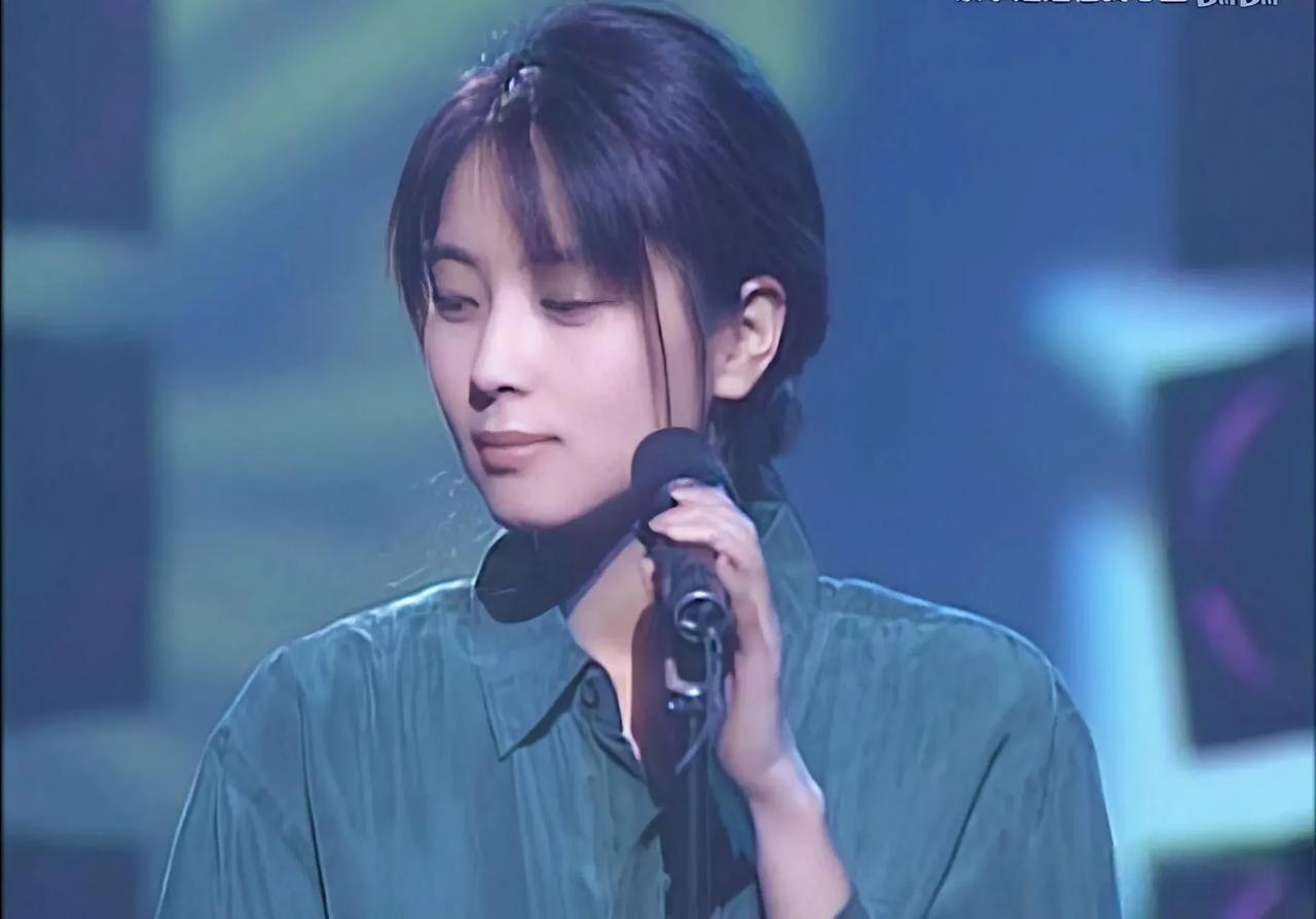 满分10分的女子，我只能想到她！

看到一项很有意思的调查，你心中满分10分的女