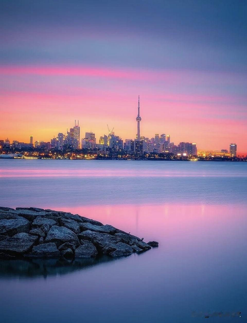 加拿大环境部发黄色预警：大多伦多有冻雨！

多伦多地区前天刚刚下了一场暴风雪，今