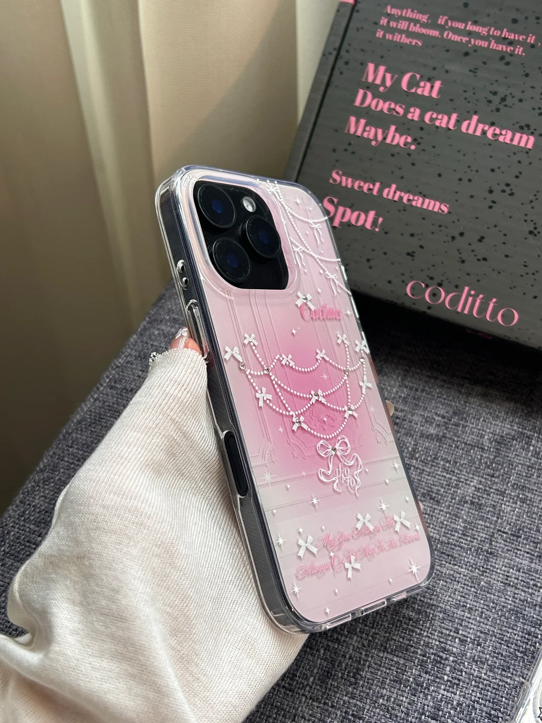 很喜欢的和黑机很配的粉色少女心手机壳耶！！