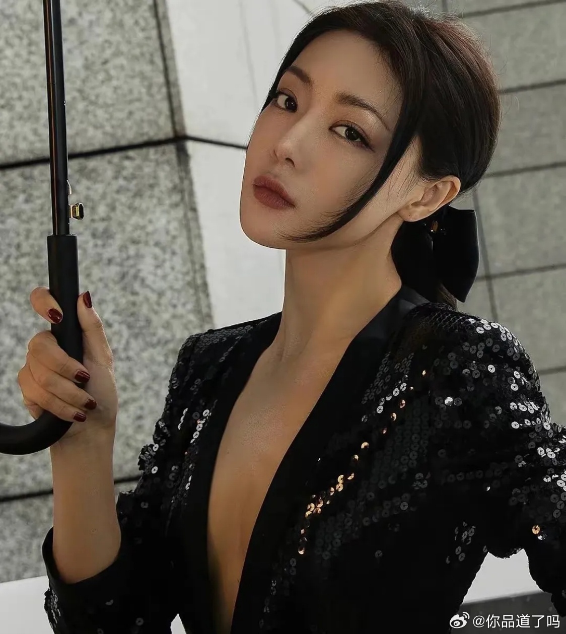 《浪姐2026》录制时间或将推迟，不少女艺人档期都调不过来。一两位艺人还能直接换