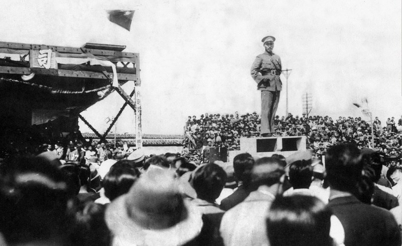 飞扬军事 100年前的今天，1926年7月9日，国民革命军在广州举行誓师大会，正