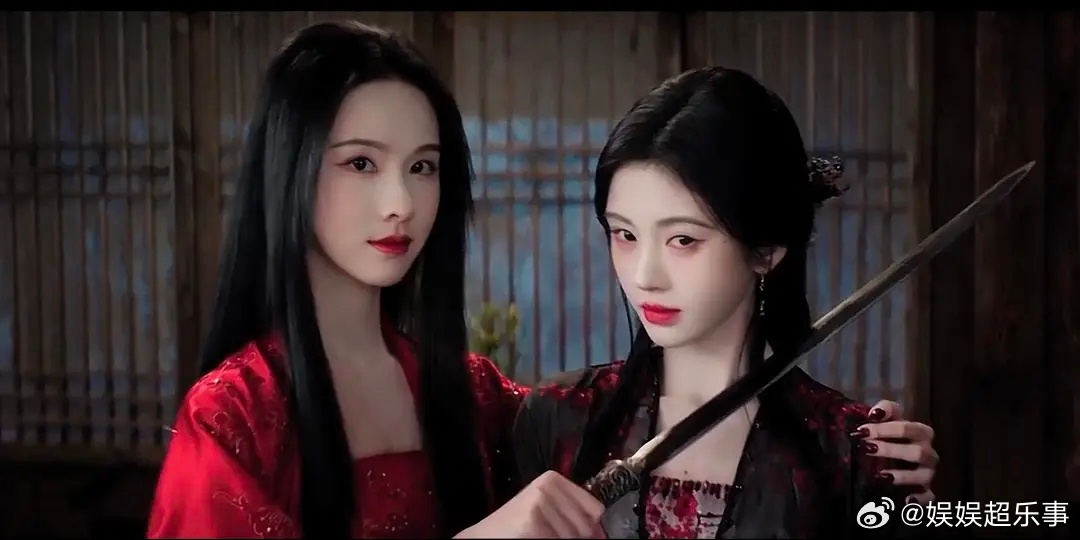 最逆天的是鞠婧祎 陈都灵她们 每做完一场戏，就会有一个ending pose，这