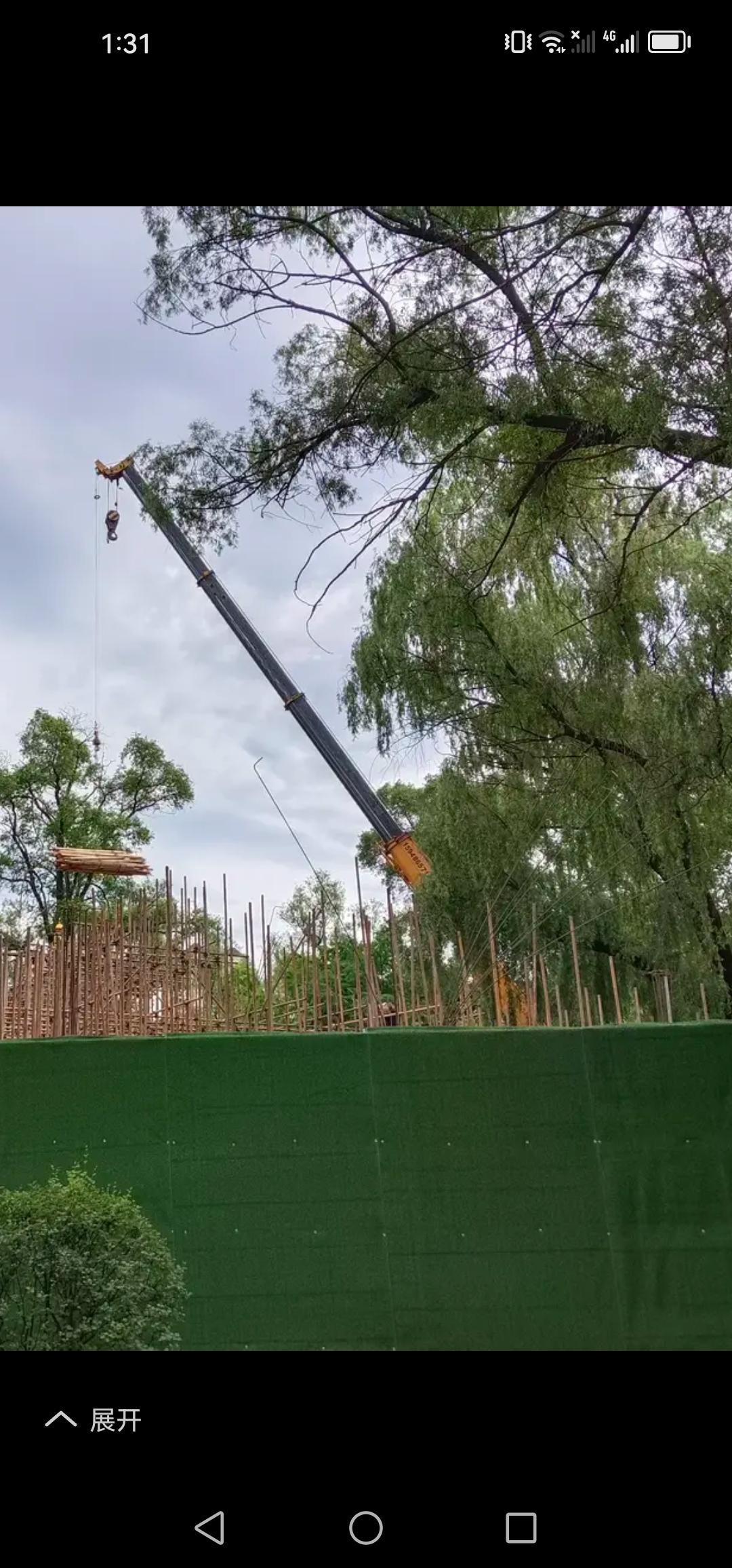 吉林市江南公园改造工程正有序推进，期待虎馆、花窖等项目早日竣工。

吉林市江南公