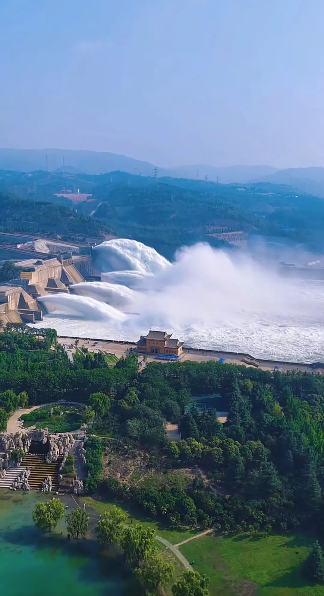 李白黄河之水天上来的今朝表达该怎样。河清大渡口作为李白、杜甫、白居易...