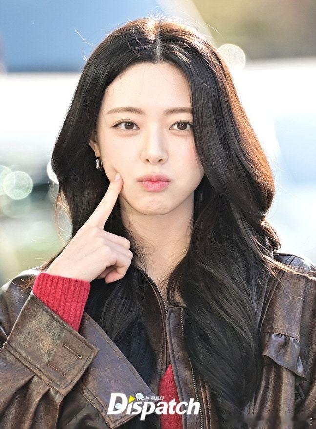 18日， 前往SBS出席电台节目的录制日程。 