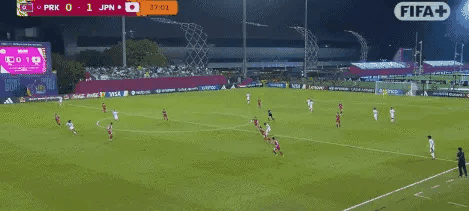 日本足球还没到头，这请外援的比赛，朝鲜确实踢不过！
与其成年归化，不如从小就玩这