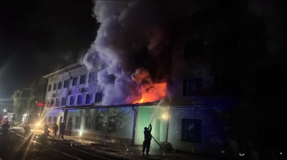 俄发射120多架无人机和39枚导弹夜袭乌克兰！泽连请求美国提供防空导弹！
10月