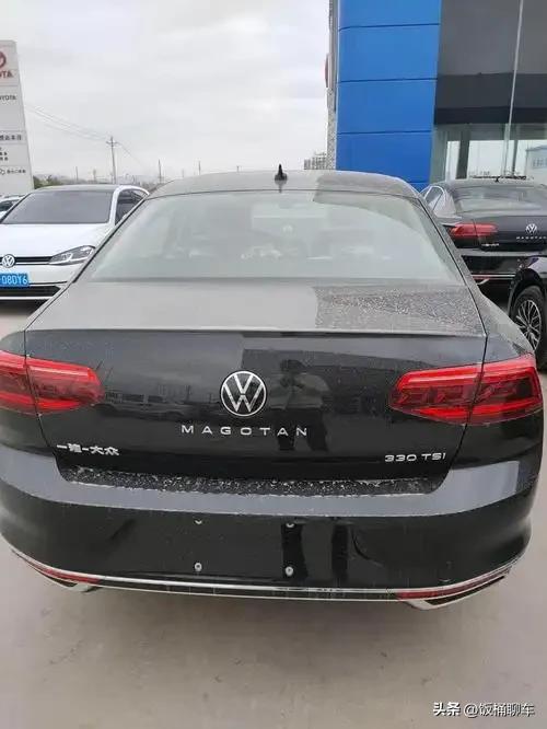 喜欢大众迈腾的朋友们，告诉你们一个好消息。
前些日子停产的330又复产了，这可不