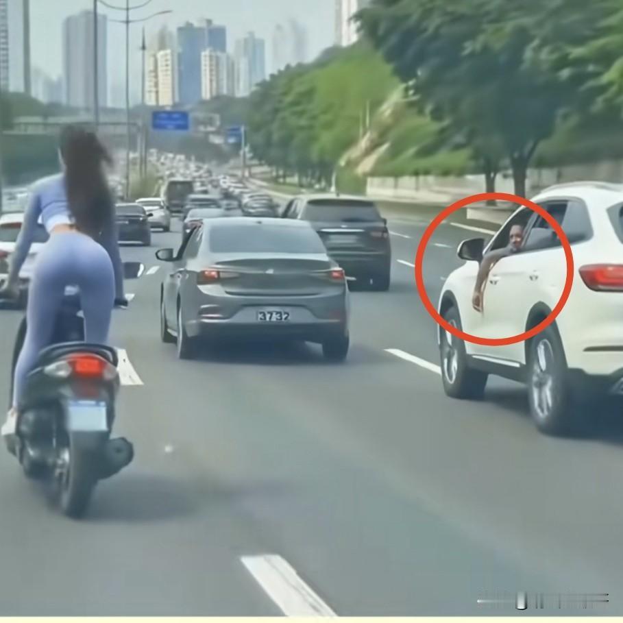 说破天也是摩托车全责……