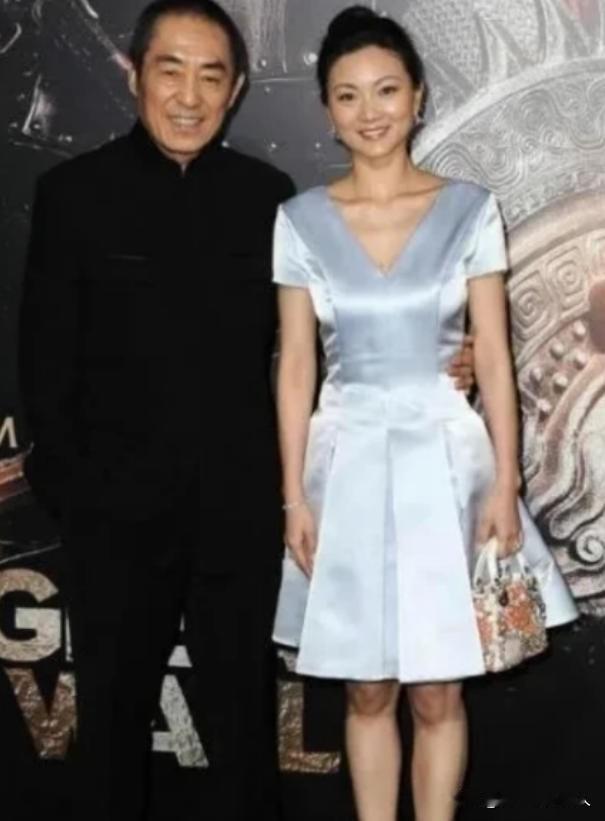 1999年，18岁的陈婷发现自己有了49岁张艺谋的孩子。陈婷打电话问张艺谋怎么办