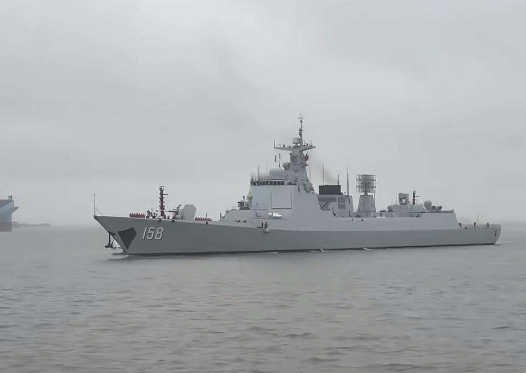 158宿州舰和988沂蒙山舰到了宝山，参加开放活动： 