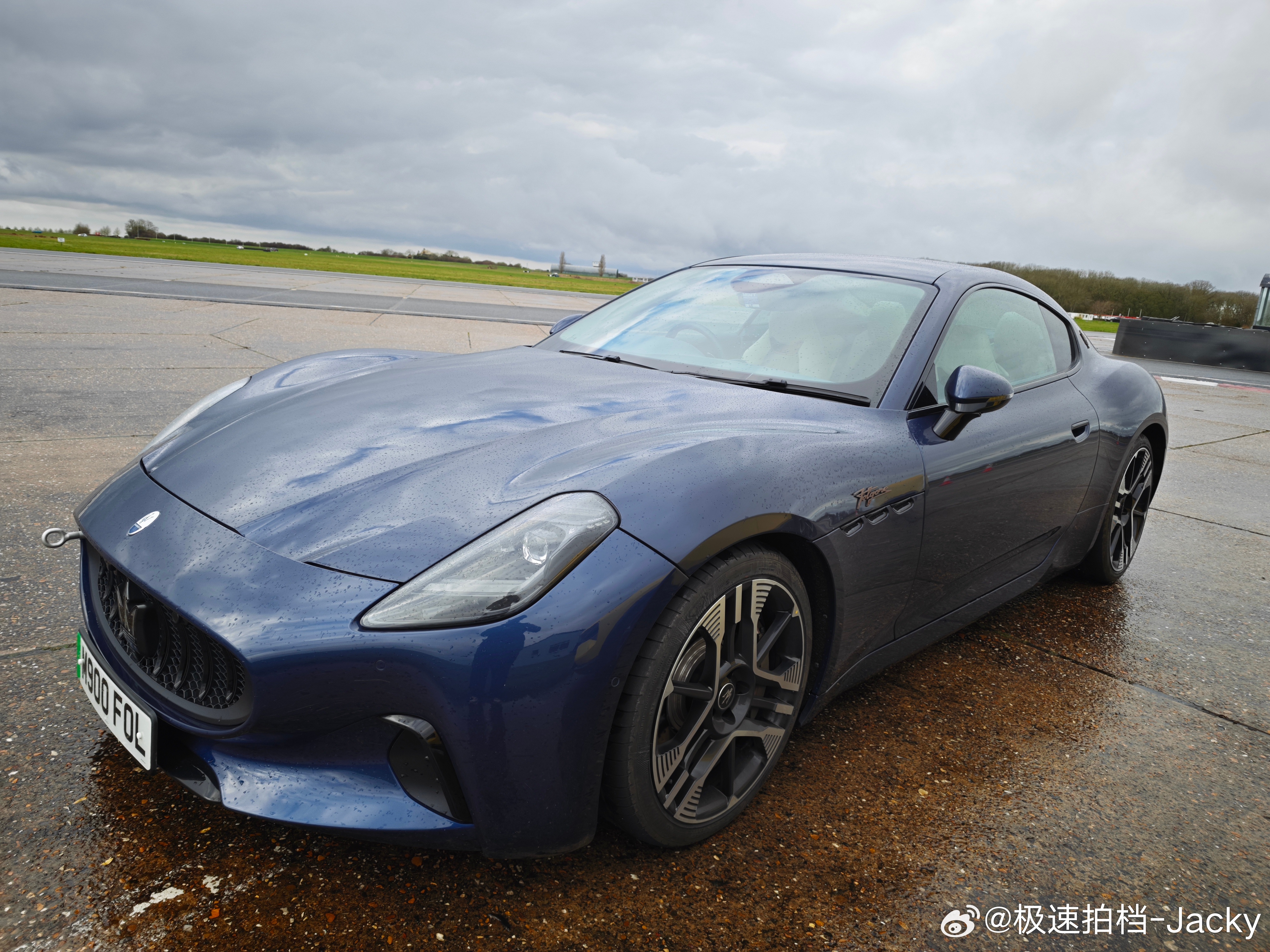 真是稀客了，带着电GT来跑赛道日但玛莎的思路挺好的，三电机其实是1200匹，但电