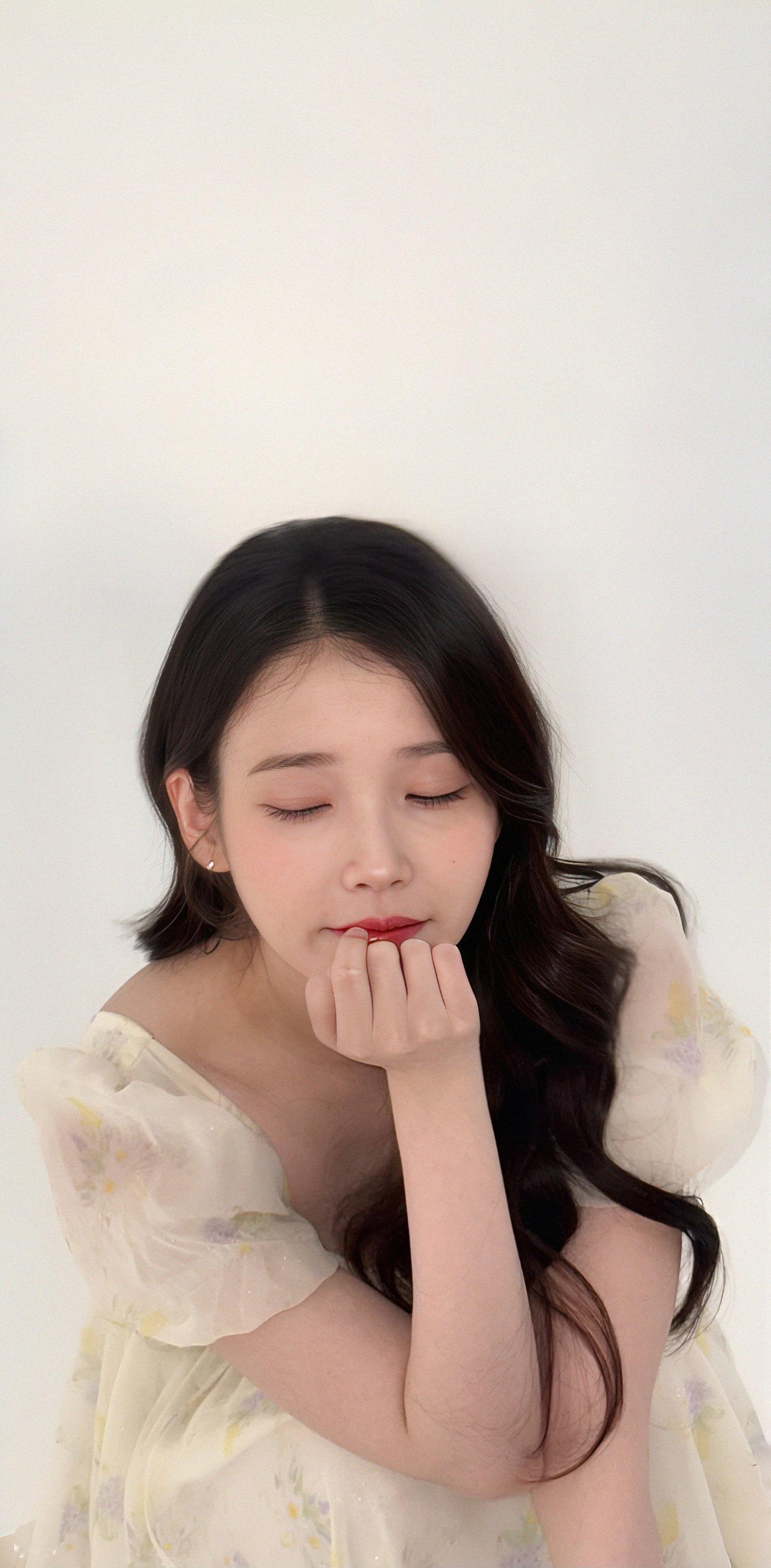 IU  ❤️IU高露洁口腔亮白美学大使 260224 IU INS更新饭修手机壁