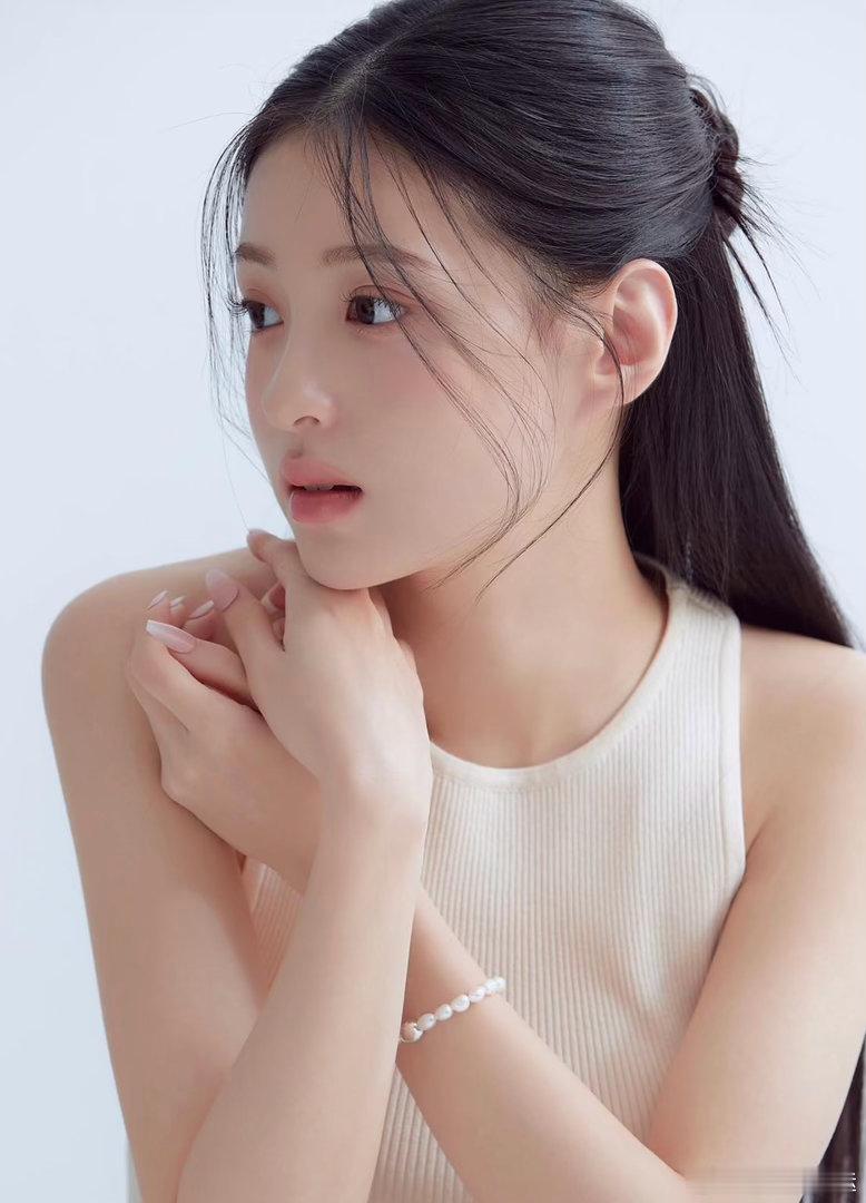 关于含糖感我发现这个含糖感，真的假之砒霜乙之蜜糖。中庭短脸短五官立体的女生，会像