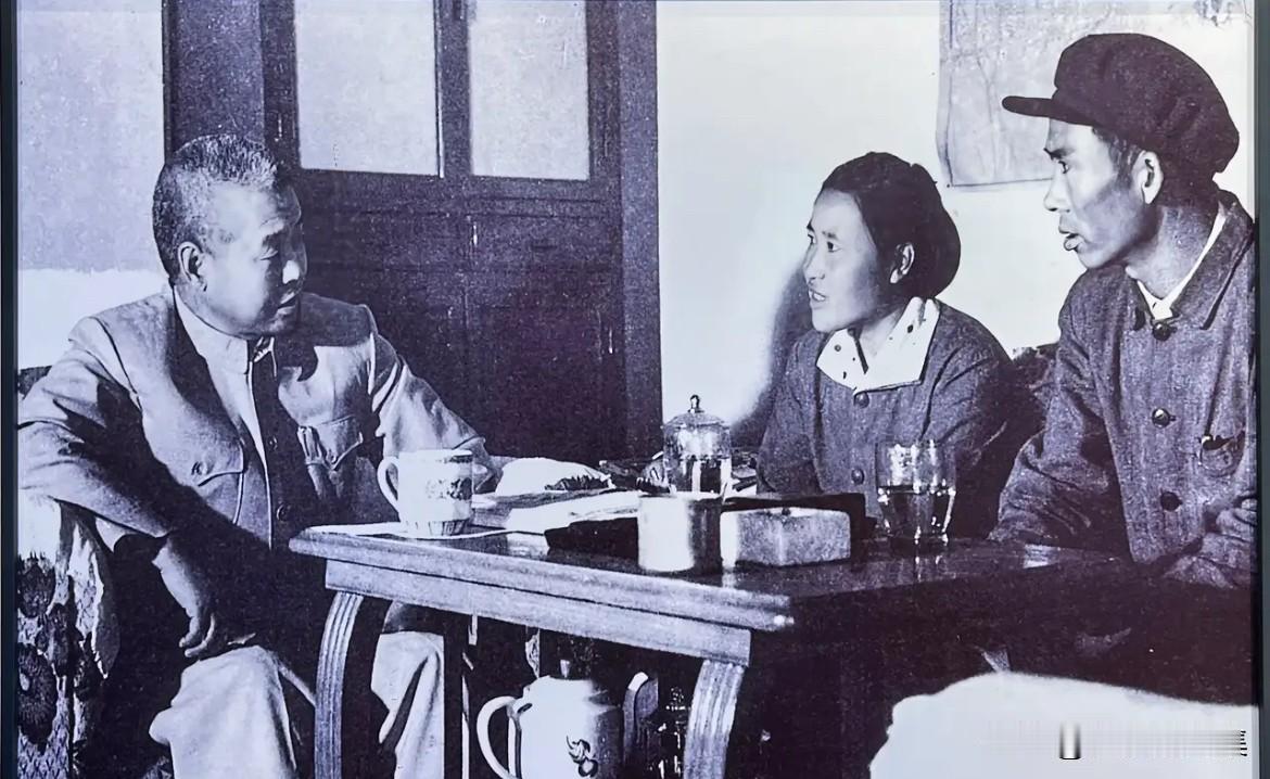 1953年，时任太原市副市长岳维藩推动建立“市长接见人民代表制度”，每月15日定