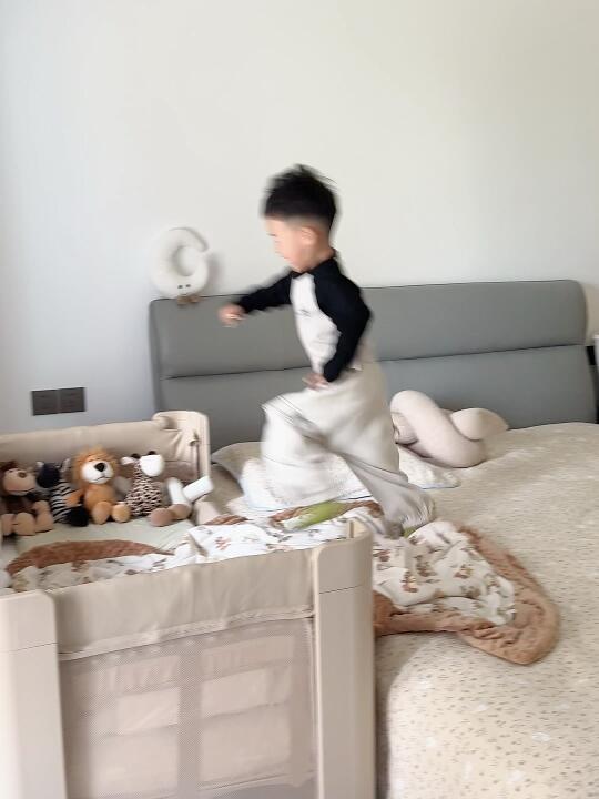 感谢！让我二胎来临前发现介个婴儿床