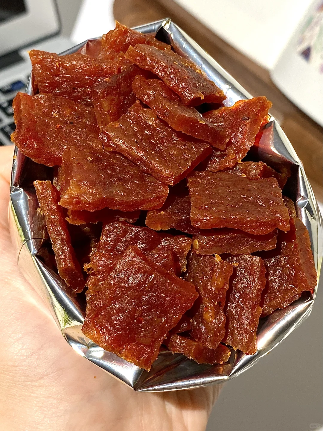 办公室最佳cp出现了！椰子味小烤肉➕拿铁！