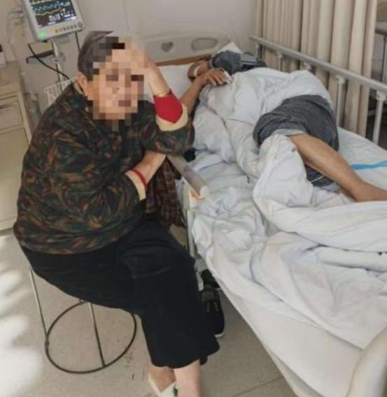 矿企都不管了，他却被整得很惨！ 湖南74岁退休教师因祖坟获得了110万补偿，被同
