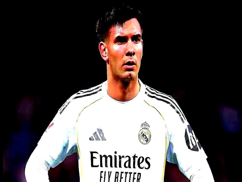 4500万砸个18岁小孩，皇马赌的就是心跳。
 
首秀才踢奥萨苏纳，欧冠就轰了摩