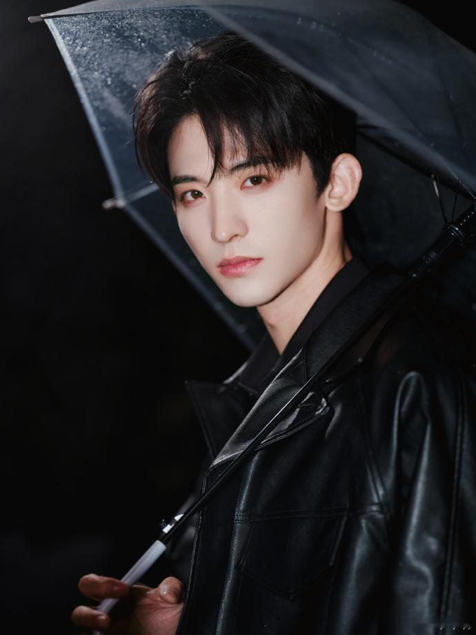 常华森预制下雪 常华森预制下雪，真的是太有氛围感了，雪中撑伞的画面真的好浪漫呀，