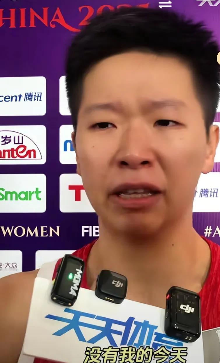中国女篮老将黄思静赛后哽咽的谈了一些感受：
没有能够帮助国家队站在最高的领奖台上