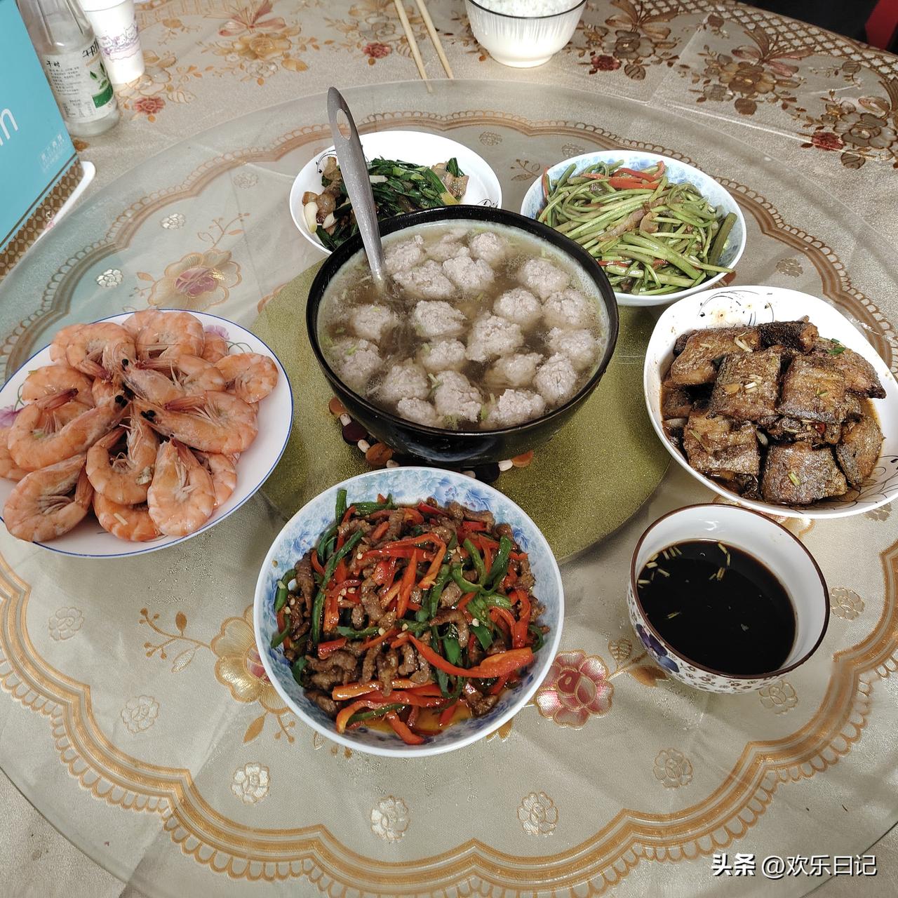 38岁，我在超市跟人吵了一架，闺女说我不对

上周六带俩闺女逛超市，在生鲜区跟人