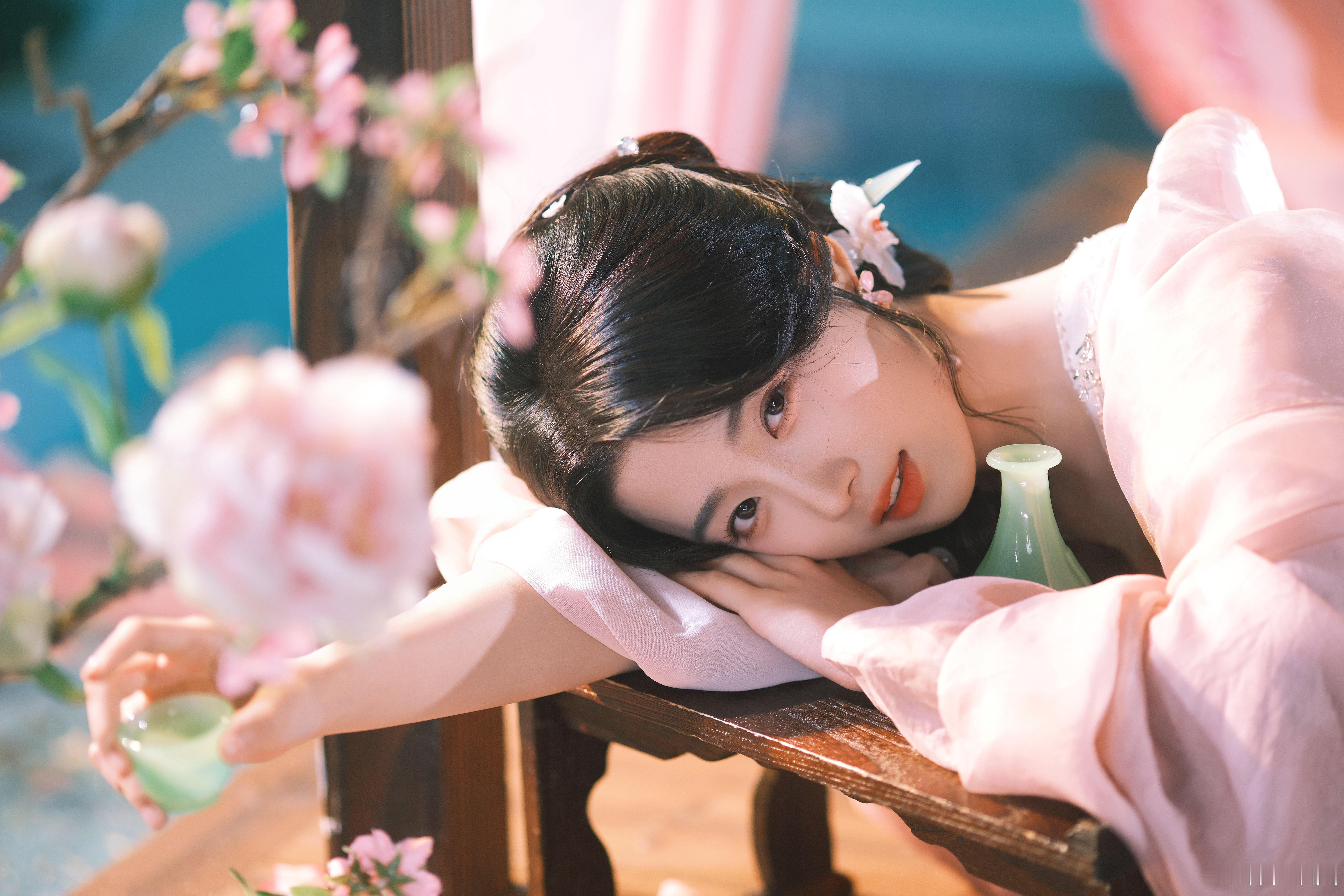 卢昱晓[超话]  被卢昱晓勾引了我的明意女神来放饭了！这一套造型好美卢昱晓｜ ​