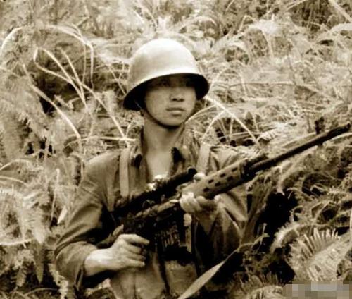 郑钰，1964年出生于甘肃省庄浪县，曾连续三次参加高考都未能成功。心有不甘、不愿